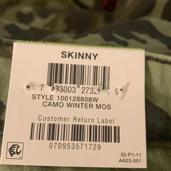 Style & Co Curvy Fit Skinny Jeans NWT - Picture 7 of 7
